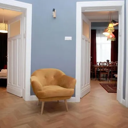 *citadel* 2br - Center Apartment *